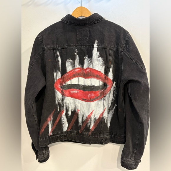 Universal Thread Black Denim Jacket with Bold Lip Design - Picture 10 of 10